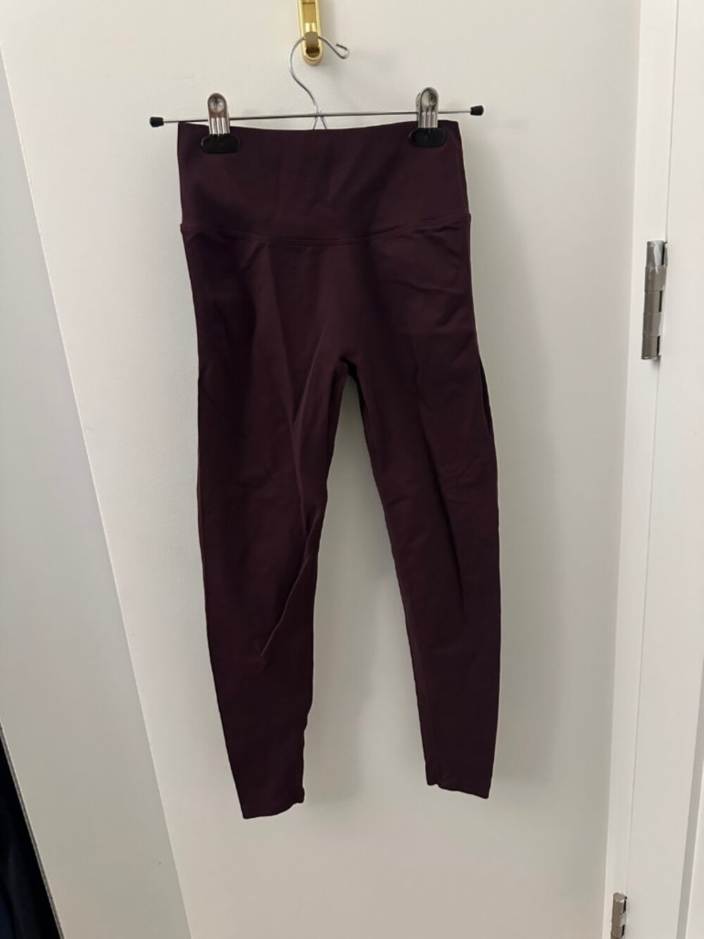 Fabletics Burgundy Seamless Scrunch Butt Leggings S